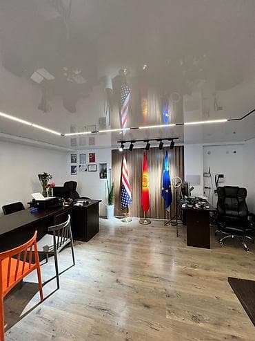 Аренда офисов, 135 м², В жилом комплексе, 1 линия, С отдельной кухней, С отдельным входом