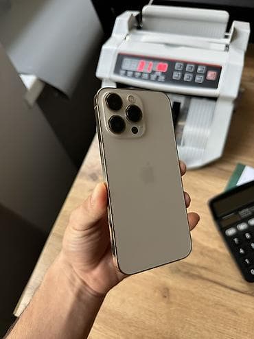 mate 40 pro: IPhone 13 Pro, Золотой — 1