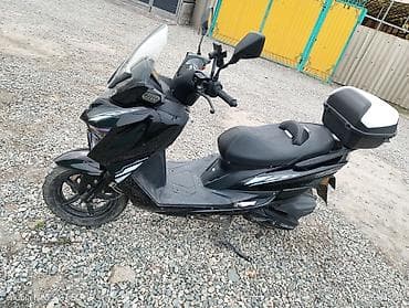 р14 17565: Скутер/макси-скутер с яркой Х‑образной светодиодной оптикой и высоким — 4