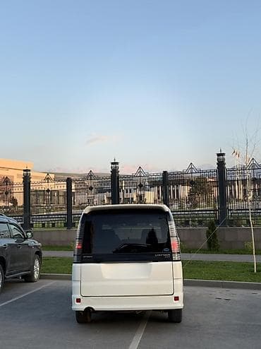 mersedes e320: Honda Stepwgn: 2004 г., 2.4 л, Автомат, Газ, Минивэн — 10