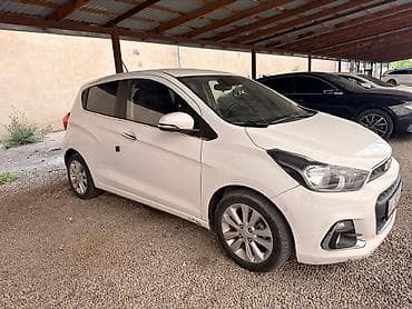 Chevrolet Spark: 2017 г., 1 л, Вариатор, Бензин, Хэтчбэк