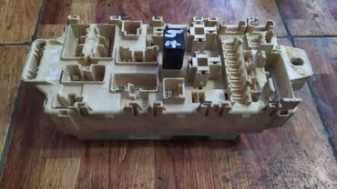 Mitsubishi Pajero \ Montero W74 блок предохранителей, Митсубиси