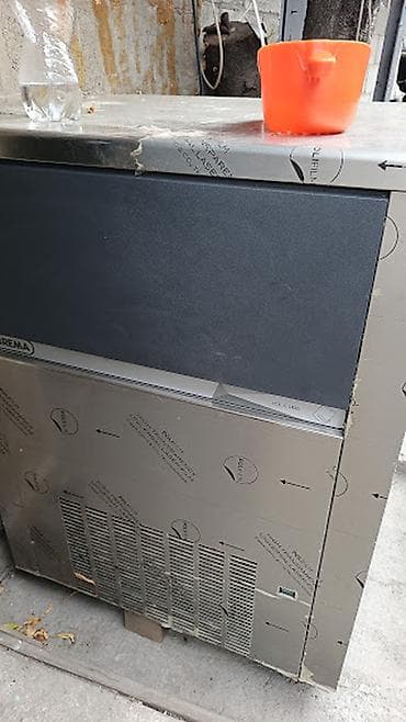 Льдогенератор ( Италия) BREMA . 150 килограмм льда в стутки. Продажа