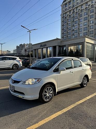 Honda Fit Aria: 2004 г., 1.5 л, Вариатор, Бензин, Седан