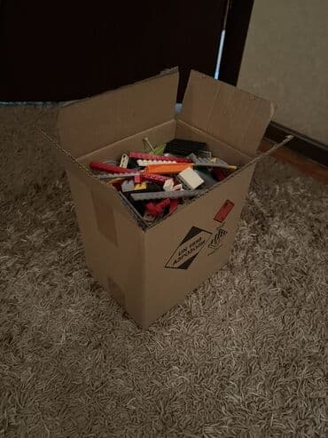 корабль: Россыпь Лего 6-10 наборов Очень много деталей И Титаник Лего (он — 3