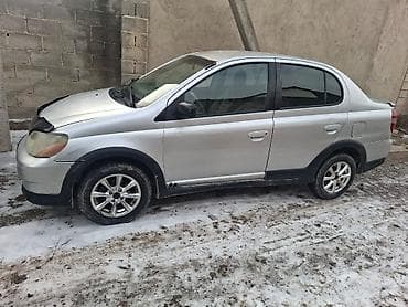 Toyota Echo: 2000 г., 1.5 л, Автомат, Бензин, Седан