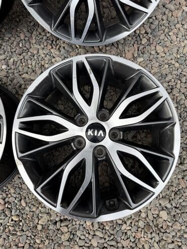 Паркет: Литые Диски R 17 Kia, Комплект, отверстий - 5, Б/у — 6