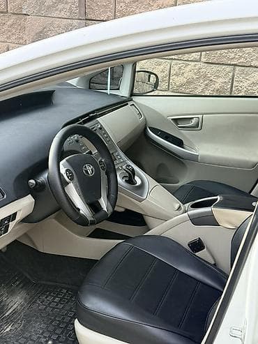 обмен н: Toyota Prius: 2013 г., 1.8 л, Автомат, Гибрид, Хэтчбэк — 3