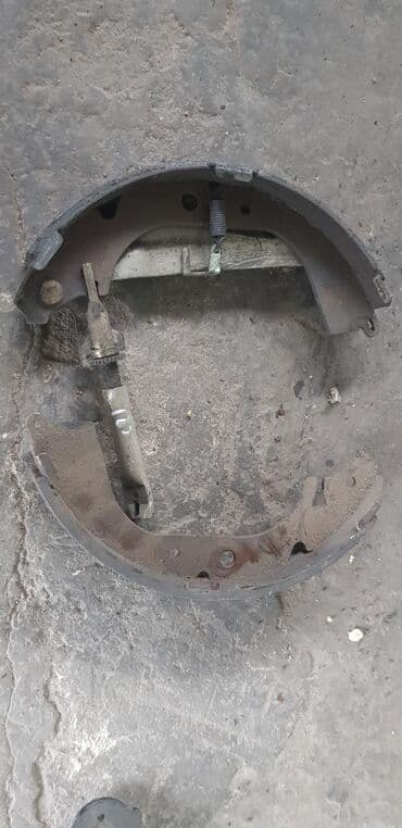 запчасти на тойота сурф в бишкеке: Toyota surf 185 колодки ручника, Тойота Сюрф 185 колодки ручника с — 1