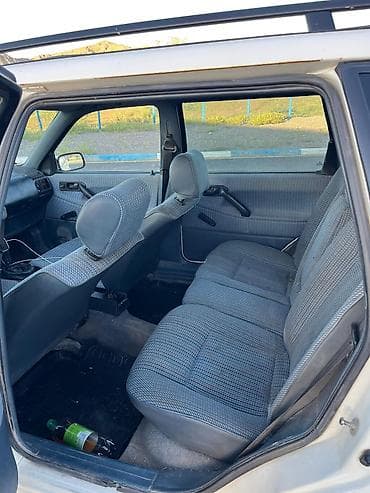 Транспорт: Volkswagen Passat Variant: 1992 г., 1.8 л, Механика, Бензин, Универсал — 5
