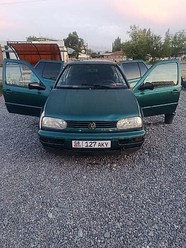 Унаа сатуу: Volkswagen Golf: 1993 г., 1.8 л, Кол менен иштөөчү, Газ, Универсал — 2