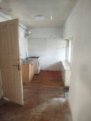 сдаю дом старый толчок: Үйдүн жарымы, 70 кв. м, 3 бөлмө, Риелтор, Эски ремонт — 7