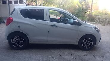 Транспорт: Chevrolet Spark: 2016 г., 1 л, Автомат, Бензин, Хэтчбэк — 10