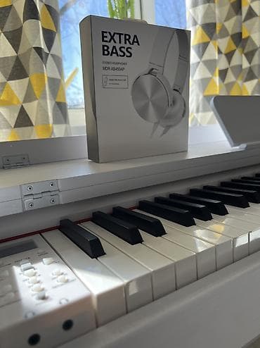 ямаха музыкальный инструмент: Полноактавное акустическое пианино, вы получите вместе с банкеткой — 4