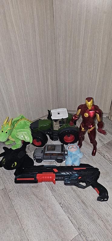 Игрушки для мальчика, в хорошем состоянии. Цена 1500 сом at lalafo.kg Игрушки для мальчика, в хорошем состоянии. Цена 1500 сом