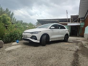 BYD E2: 2025 г., Электромобиль, Хэтчбэк