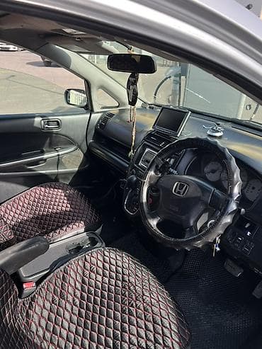 Транспорт: Honda Stream: 2001 г., 2 л, Автомат, Бензин, Универсал — 8