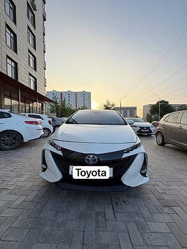 prius: Toyota Prius: 2018 г., Гибрид, Хэтчбэк — 5