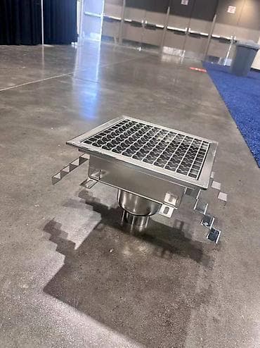 ловушки: Промышленный трап из нержавеющей стали с квадратной решёткой — 2