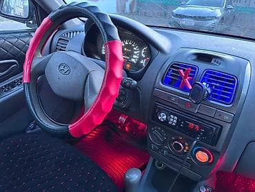 red cell: Hyundai Accent: 2002 г., 1.5 л, Механика, Бензин, Седан — 4