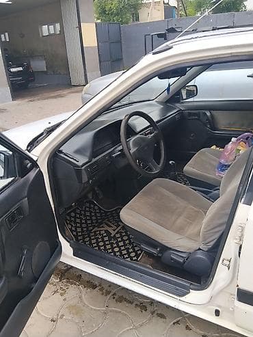 zero x neo: Mazda 323: 1990 г., Механика, Бензин, Седан — 6