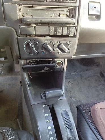 golf 2: Volkswagen Passat Variant: 1991 г., 2 л, Автомат, Бензин, Универсал — 6