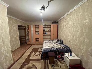 Комнаты: Сдается просторная комната с балконом в квартире в сутки - Комната — 1