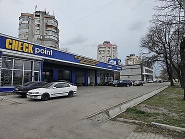 возле дороги: Сдаётся павильон. Жибек Жолу 218. рядом Компьютерный клуб, Швейных — 5