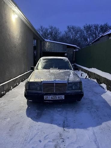 мотор жок: Mercedes-Benz W124: 1993 г., Седан — 1