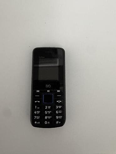 Кнопочный мобильный телефон BQ - Компактный корпус, классический