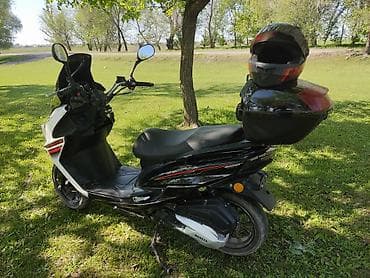 Макси-скутер 150 куб. см, Бензин, Б/у — 6