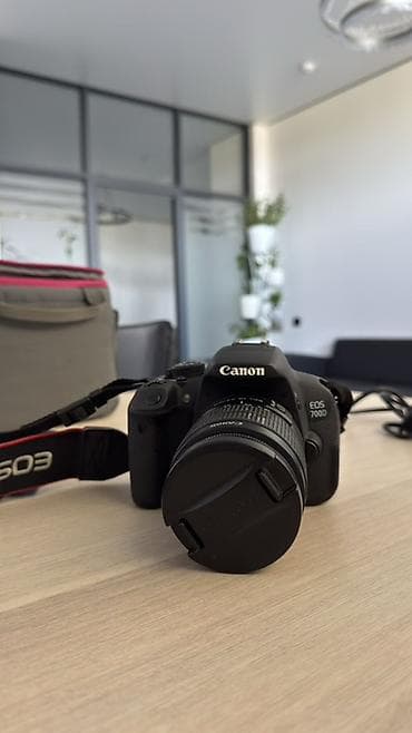 microsoft hp: Зеркальная камера Canon EOS 700D c объективом Canon EF-S 18–55mm IS — 1