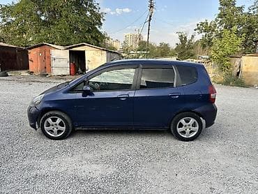 Продажа авто: Honda Fit: 2002 г., 1.3 л, Вариатор, Бензин, Хэтчбэк — 2
