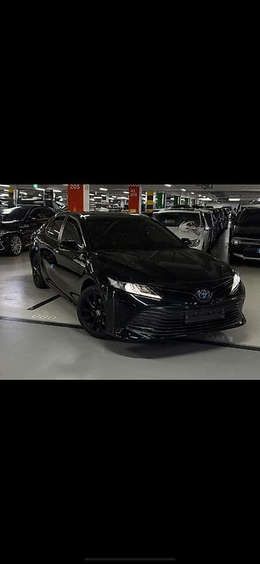 2020: Toyota Camry: 2020 г., Гибрид, Седан — 1