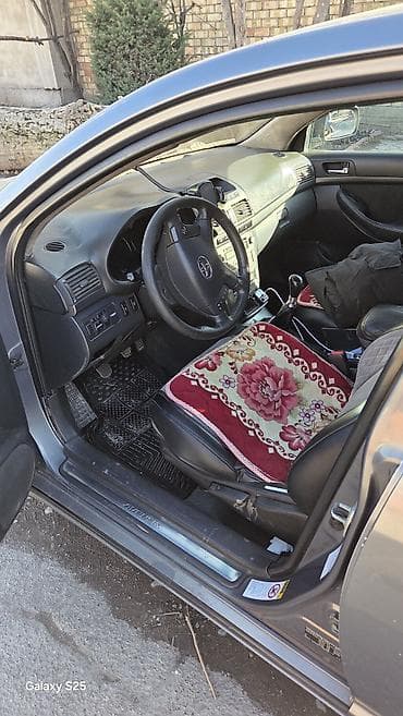 avensis: Toyota Avensis: 2003 г., 2 л, Ручные, Дизель, Седан — 1