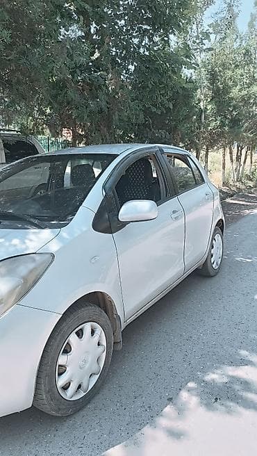 old man: Toyota Yaris: 2008 г., 1.3 л, Робот, Бензин, Хэтчбэк — 4