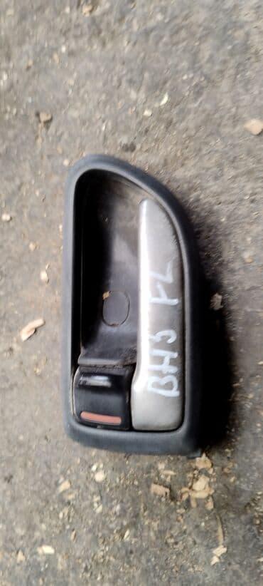 субару двери: Subaru BH5 Legacy дверная ручка, Субару ВН 5 ручка двери. Дверная — 1