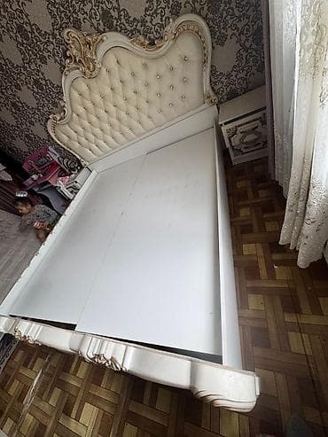 Мебельные гарнитуры: Двух спальный кровать . Хорошем состоянии,не скрепитне — 4
