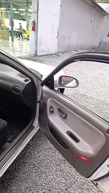 Продажа авто: Hyundai Sonata: 1995 г., 1.6 л, Механика, Бензин, Седан — 7