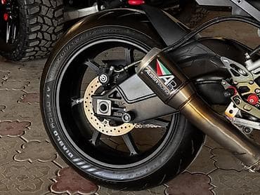 s1000: Спортбайк BMW, 1000 куб. см, Бензин — 5