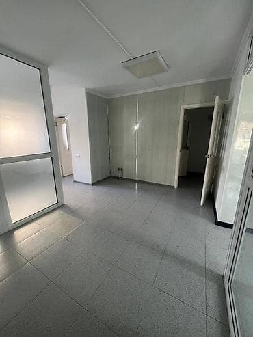 Бөлмөлөр: Ижарага берем Кеңселерди ижаралоо, 90 м², Турак комплексинде, 1-катар, Өзүнчө ашканасы менен, Өзүнчө кире бериши менен — 3