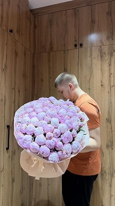 Дом и сад: Пышный букет из розовых пионов - Состав: многочисленные бутоны — 8