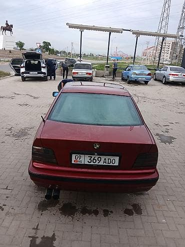 BMW 3 series: 1992 г., 2.5 л, Кол менен иштөөчү, Бензин, Седан — 3