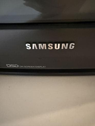 Телевизор Samsung (кинескопный, CRT). Покупался давно, зато оригинал — 2
