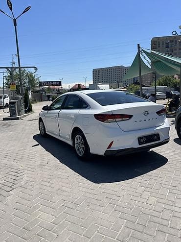 экономичный авто: Hyundai Sonata: 2019 г., 2 л, Автомат, Газ, Седан — 5