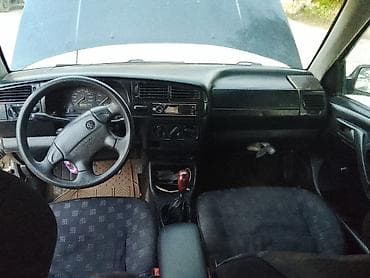 volk: Volkswagen Golf: 1993 г., 1.8 л, Механика, Бензин, Хэтчбэк — 2