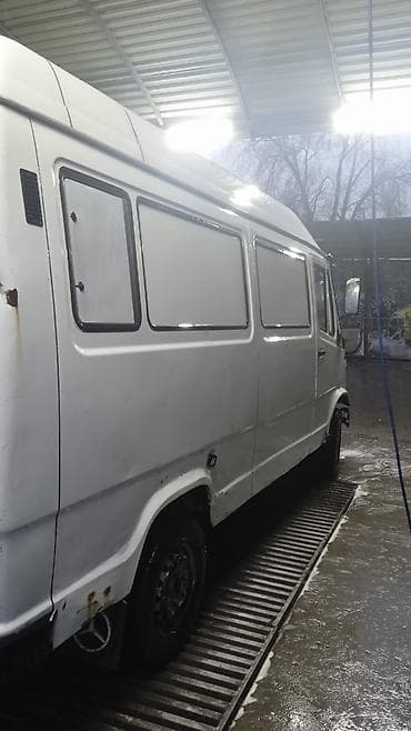 m103: Легкий грузовик, Mercedes-Benz — 2