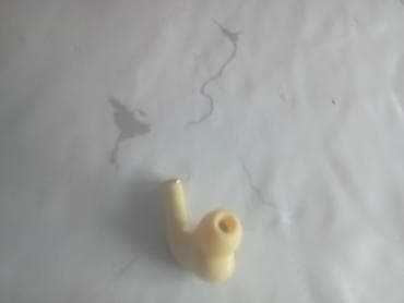 Усилители звука: Беспроводные наушники-вкладыши с кейсом, цвет – пастельно‑жёлтый — 2