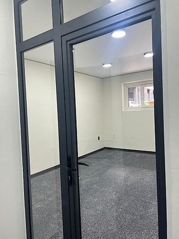 офис цокольный этаж: Аренда офисов, 67 м², В жилом комплексе, С отдельным сан узлом — 3