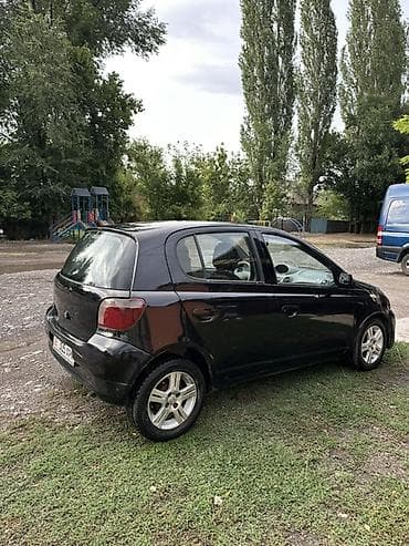 машина тайотта: Toyota Yaris: 2001 г., 1.3 л, Механика, Бензин, Хэтчбэк — 2